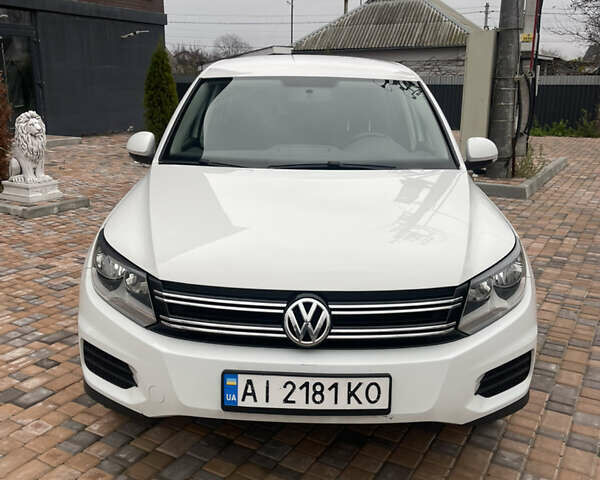 Белый Фольксваген Тигуан, объемом двигателя 1.98 л и пробегом 198 тыс. км за 10800 $, фото 2 на Automoto.ua