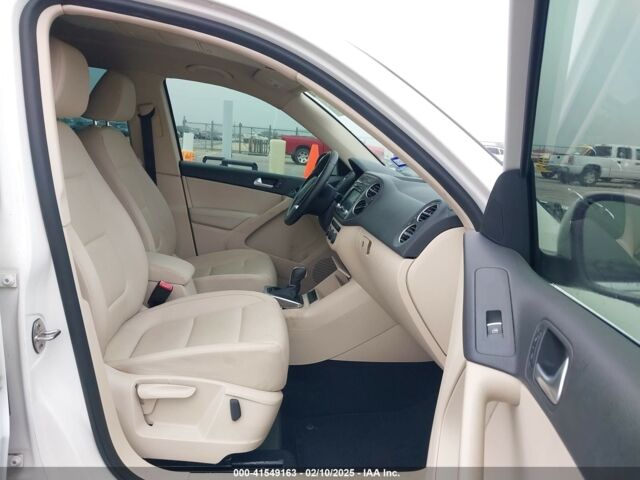 Белый Фольксваген Тигуан, объемом двигателя 2 л и пробегом 115 тыс. км за 9500 $, фото 6 на Automoto.ua