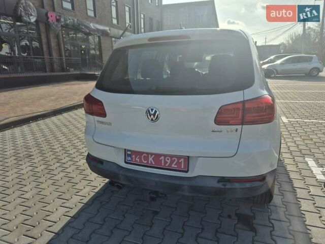 Белый Фольксваген Тигуан, объемом двигателя 1.97 л и пробегом 156 тыс. км за 9999 $, фото 6 на Automoto.ua