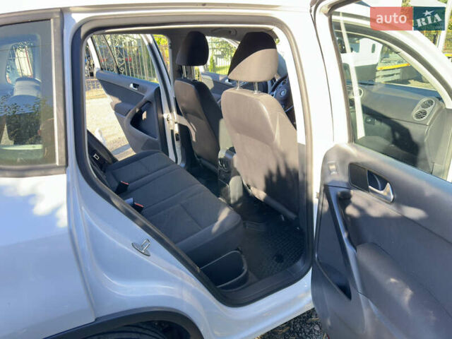 Белый Фольксваген Тигуан, объемом двигателя 1.99 л и пробегом 238 тыс. км за 15600 $, фото 16 на Automoto.ua