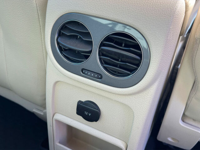 Білий Фольксваген Тігуан, об'ємом двигуна 2 л та пробігом 217 тис. км за 11500 $, фото 18 на Automoto.ua