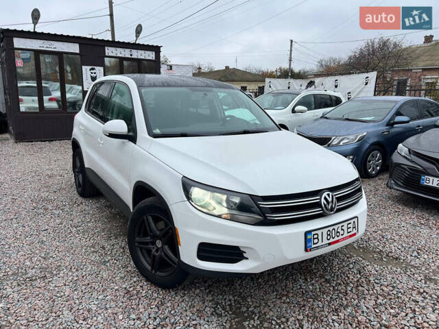 Белый Фольксваген Тигуан, объемом двигателя 2 л и пробегом 199 тыс. км за 12200 $, фото 1 на Automoto.ua
