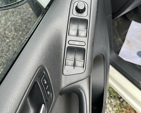 Белый Фольксваген Тигуан, объемом двигателя 1.98 л и пробегом 240 тыс. км за 10900 $, фото 14 на Automoto.ua