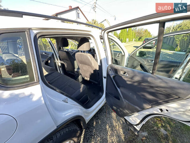 Белый Фольксваген Тигуан, объемом двигателя 1.99 л и пробегом 238 тыс. км за 15600 $, фото 8 на Automoto.ua