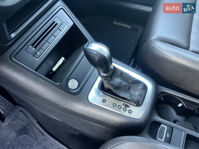 Белый Фольксваген Тигуан, объемом двигателя 2 л и пробегом 248 тыс. км за 9999 $, фото 10 на Automoto.ua