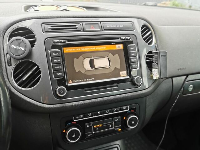 Белый Фольксваген Тигуан, объемом двигателя 2 л и пробегом 219 тыс. км за 14900 $, фото 14 на Automoto.ua