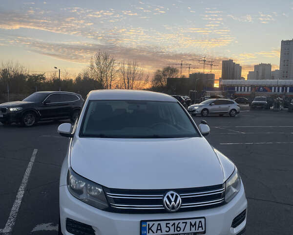 Белый Фольксваген Тигуан, объемом двигателя 1.98 л и пробегом 208 тыс. км за 10800 $, фото 4 на Automoto.ua