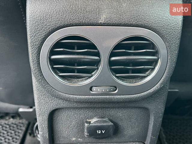 Білий Фольксваген Тігуан, об'ємом двигуна 1.39 л та пробігом 270 тис. км за 13999 $, фото 20 на Automoto.ua