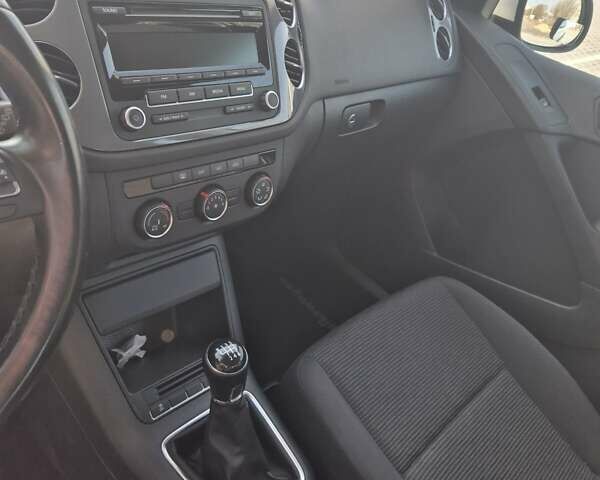 Белый Фольксваген Тигуан, объемом двигателя 1.97 л и пробегом 156 тыс. км за 9900 $, фото 10 на Automoto.ua