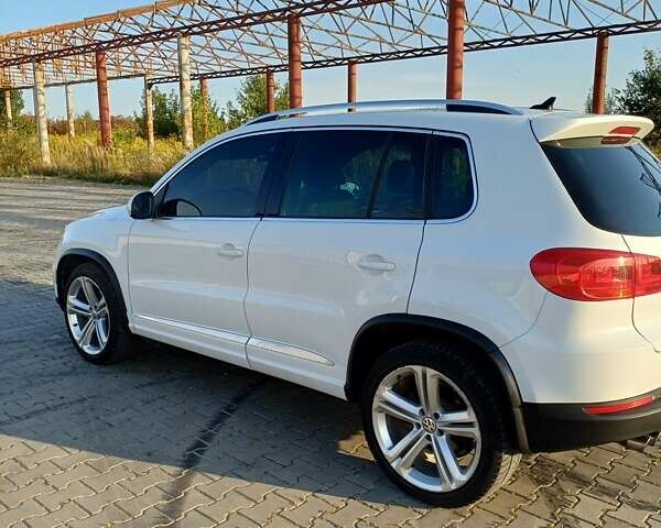 Белый Фольксваген Тигуан, объемом двигателя 1.98 л и пробегом 285 тыс. км за 12500 $, фото 3 на Automoto.ua