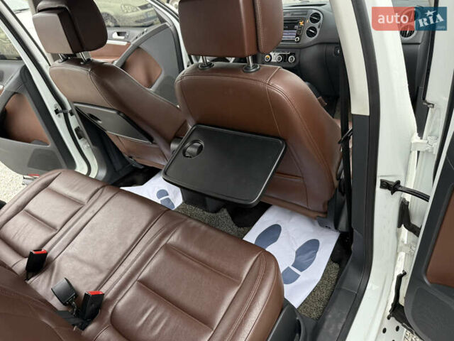 Білий Фольксваген Тігуан, об'ємом двигуна 1.97 л та пробігом 279 тис. км за 12999 $, фото 28 на Automoto.ua