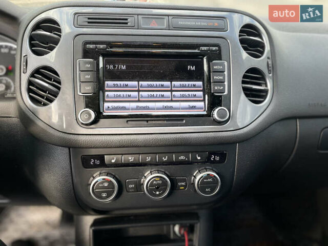 Белый Фольксваген Тигуан, объемом двигателя 2 л и пробегом 161 тыс. км за 12750 $, фото 25 на Automoto.ua