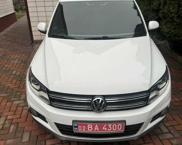 Белый Фольксваген Тигуан, объемом двигателя 2 л и пробегом 176 тыс. км за 15850 $, фото 3 на Automoto.ua