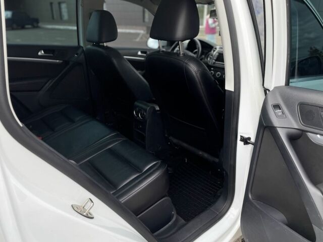 Белый Фольксваген Тигуан, объемом двигателя 2 л и пробегом 162 тыс. км за 13000 $, фото 15 на Automoto.ua