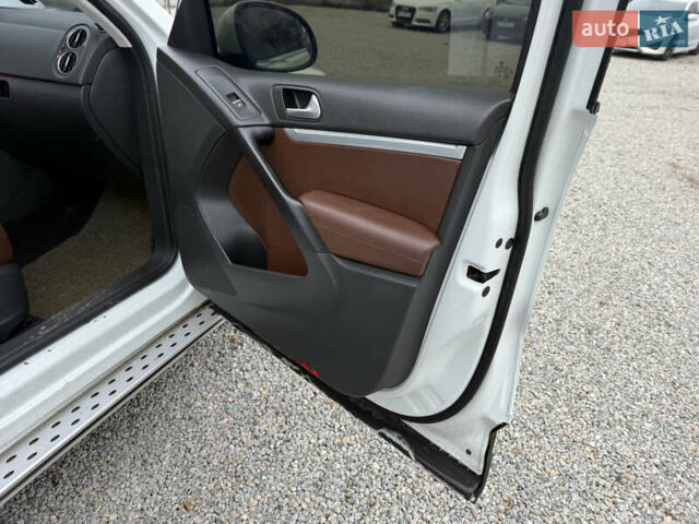 Білий Фольксваген Тігуан, об'ємом двигуна 1.97 л та пробігом 279 тис. км за 12999 $, фото 31 на Automoto.ua