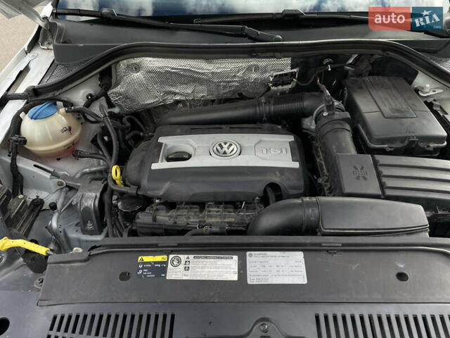 Белый Фольксваген Тигуан, объемом двигателя 2 л и пробегом 161 тыс. км за 12750 $, фото 26 на Automoto.ua