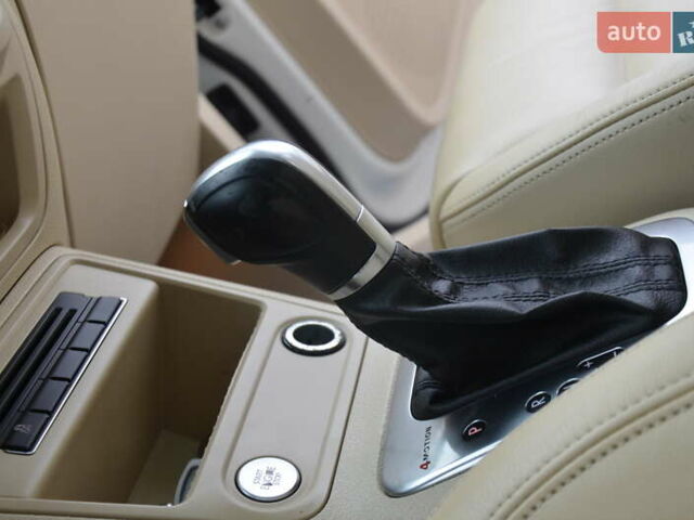 Белый Фольксваген Тигуан, объемом двигателя 2 л и пробегом 156 тыс. км за 12750 $, фото 41 на Automoto.ua