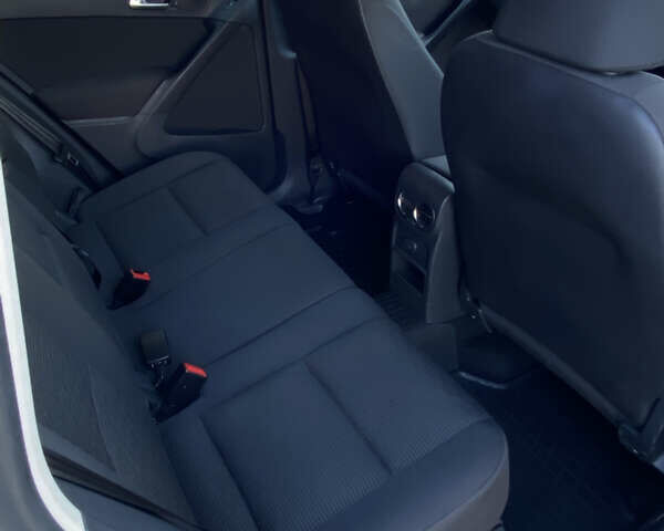 Белый Фольксваген Тигуан, объемом двигателя 1.98 л и пробегом 84 тыс. км за 12700 $, фото 5 на Automoto.ua