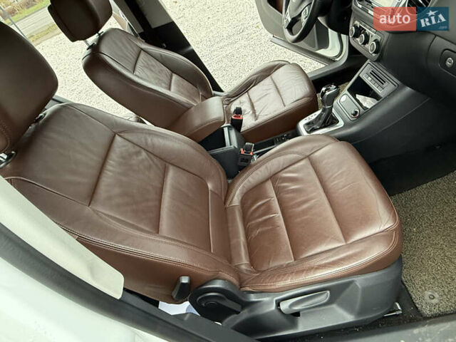 Білий Фольксваген Тігуан, об'ємом двигуна 1.97 л та пробігом 279 тис. км за 12999 $, фото 32 на Automoto.ua