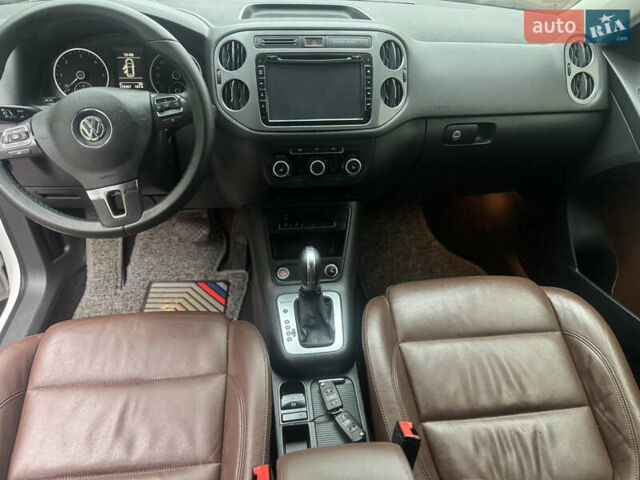 Белый Фольксваген Тигуан, объемом двигателя 2 л и пробегом 176 тыс. км за 15850 $, фото 23 на Automoto.ua