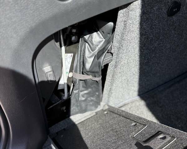 Білий Фольксваген Тігуан, об'ємом двигуна 1.97 л та пробігом 243 тис. км за 10999 $, фото 20 на Automoto.ua