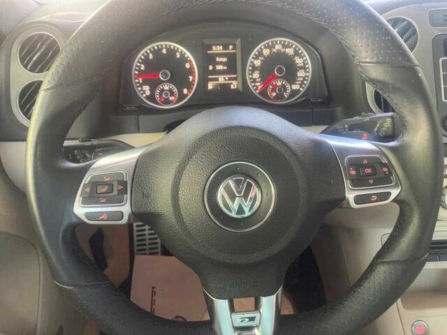 Білий Фольксваген Тігуан, об'ємом двигуна 2 л та пробігом 90 тис. км за 9500 $, фото 9 на Automoto.ua