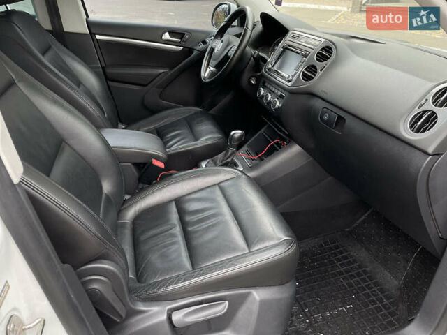 Белый Фольксваген Тигуан, объемом двигателя 2 л и пробегом 161 тыс. км за 12750 $, фото 17 на Automoto.ua