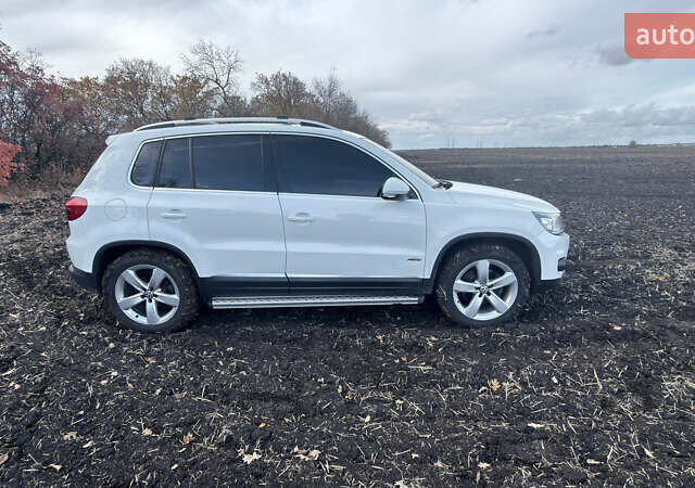 Белый Фольксваген Тигуан, объемом двигателя 1.97 л и пробегом 278 тыс. км за 15700 $, фото 10 на Automoto.ua