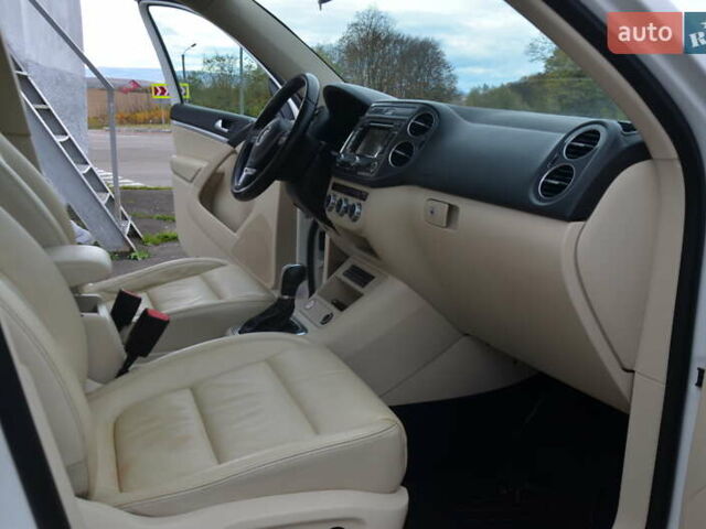 Белый Фольксваген Тигуан, объемом двигателя 2 л и пробегом 156 тыс. км за 12750 $, фото 58 на Automoto.ua