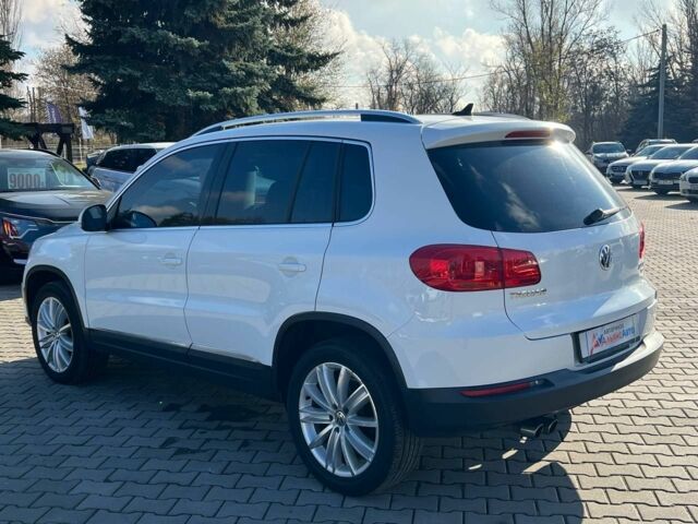 Белый Фольксваген Тигуан, объемом двигателя 2 л и пробегом 162 тыс. км за 12999 $, фото 4 на Automoto.ua