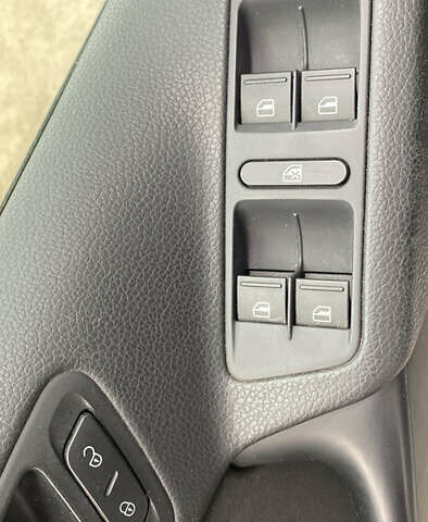 Белый Фольксваген Тигуан, объемом двигателя 1.98 л и пробегом 162 тыс. км за 12300 $, фото 9 на Automoto.ua