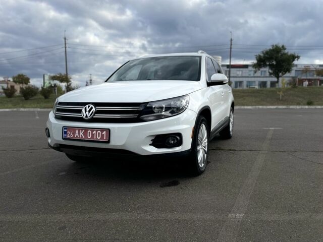 Белый Фольксваген Тигуан, объемом двигателя 2 л и пробегом 162 тыс. км за 13000 $, фото 1 на Automoto.ua