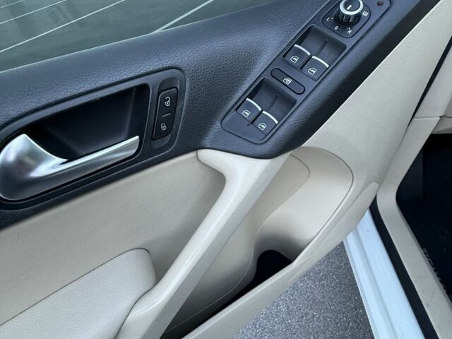 Білий Фольксваген Тігуан, об'ємом двигуна 2 л та пробігом 122 тис. км за 12200 $, фото 16 на Automoto.ua