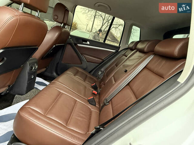 Білий Фольксваген Тігуан, об'ємом двигуна 1.97 л та пробігом 279 тис. км за 12999 $, фото 46 на Automoto.ua