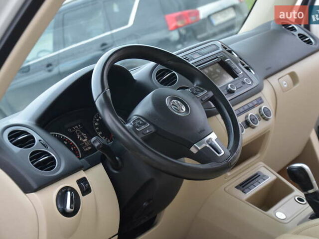 Белый Фольксваген Тигуан, объемом двигателя 2 л и пробегом 156 тыс. км за 12750 $, фото 48 на Automoto.ua