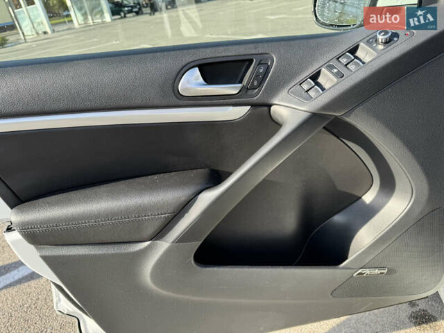 Белый Фольксваген Тигуан, объемом двигателя 1.98 л и пробегом 153 тыс. км за 15800 $, фото 8 на Automoto.ua