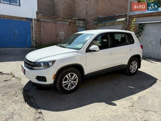 Білий Фольксваген Тігуан, об'ємом двигуна 1.97 л та пробігом 243 тис. км за 10999 $, фото 1 на Automoto.ua