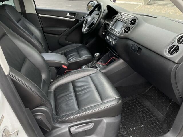 Белый Фольксваген Тигуан, объемом двигателя 2 л и пробегом 162 тыс. км за 13000 $, фото 17 на Automoto.ua