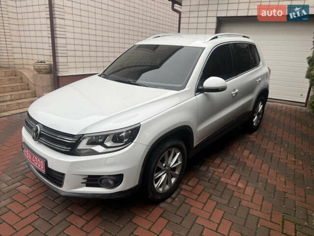 Белый Фольксваген Тигуан, объемом двигателя 2 л и пробегом 176 тыс. км за 15850 $, фото 5 на Automoto.ua