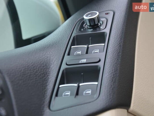 Белый Фольксваген Тигуан, объемом двигателя 2 л и пробегом 156 тыс. км за 12750 $, фото 44 на Automoto.ua