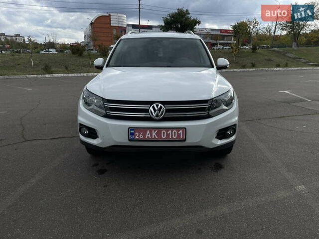 Белый Фольксваген Тигуан, объемом двигателя 2 л и пробегом 161 тыс. км за 12750 $, фото 1 на Automoto.ua