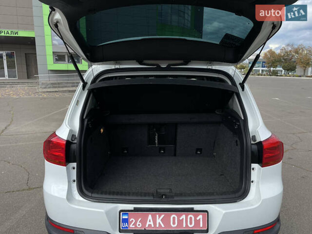 Белый Фольксваген Тигуан, объемом двигателя 2 л и пробегом 161 тыс. км за 12750 $, фото 12 на Automoto.ua