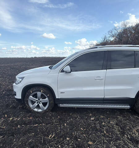 Белый Фольксваген Тигуан, объемом двигателя 1.97 л и пробегом 278 тыс. км за 15700 $, фото 4 на Automoto.ua