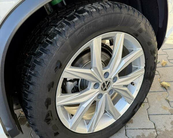 Белый Фольксваген Тигуан, объемом двигателя 1.98 л и пробегом 252 тыс. км за 14300 $, фото 7 на Automoto.ua