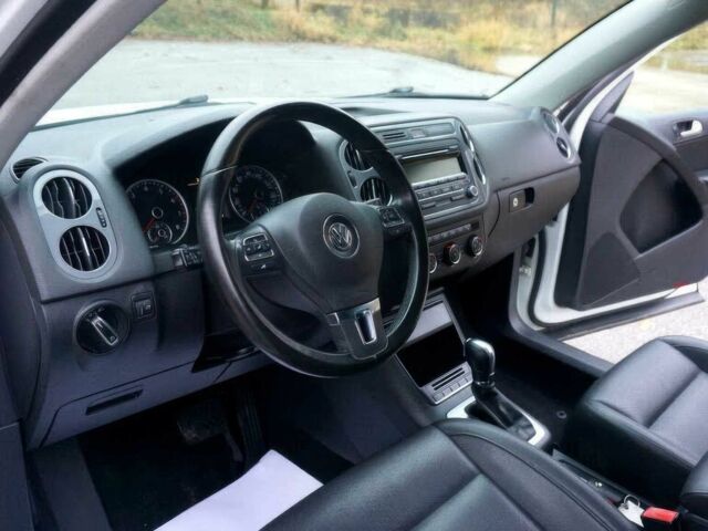 Білий Фольксваген Тігуан, об'ємом двигуна 2 л та пробігом 83 тис. км за 7900 $, фото 7 на Automoto.ua