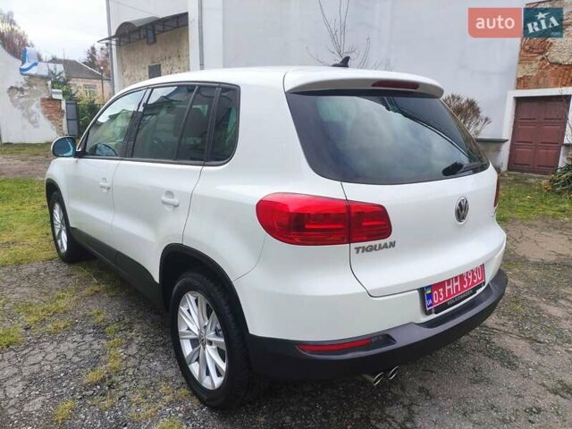 Білий Фольксваген Тігуан, об'ємом двигуна 2 л та пробігом 136 тис. км за 11800 $, фото 11 на Automoto.ua
