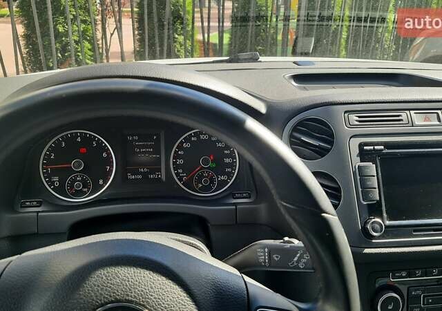 Білий Фольксваген Тігуан, об'ємом двигуна 1.98 л та пробігом 105 тис. км за 12500 $, фото 3 на Automoto.ua
