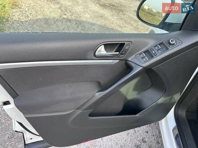 Білий Фольксваген Тігуан, об'ємом двигуна 1.97 л та пробігом 287 тис. км за 15800 $, фото 7 на Automoto.ua