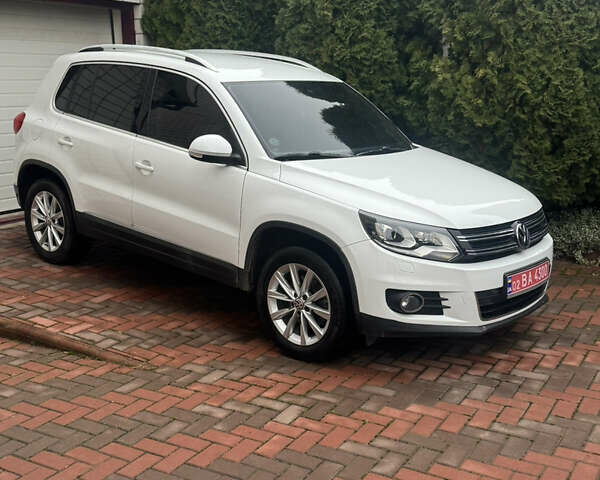 Белый Фольксваген Тигуан, объемом двигателя 2 л и пробегом 176 тыс. км за 15850 $, фото 1 на Automoto.ua