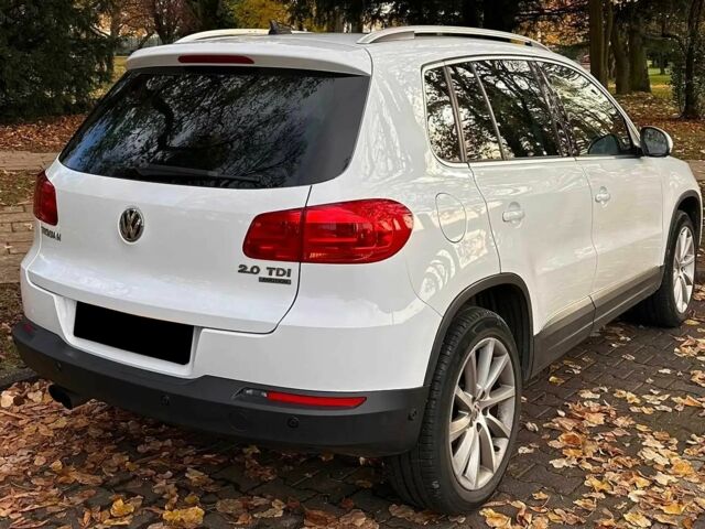 Белый Фольксваген Тигуан, объемом двигателя 2 л и пробегом 86 тыс. км за 10000 $, фото 5 на Automoto.ua